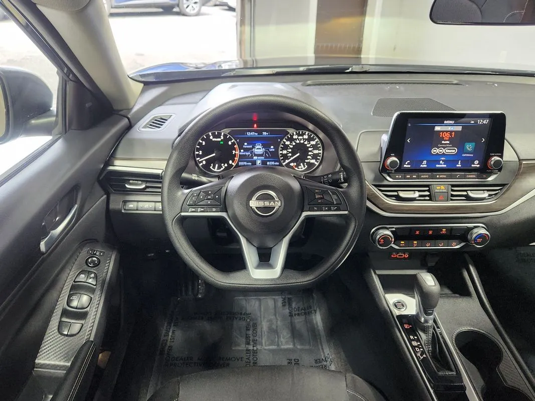 Nissan Altima photo 16