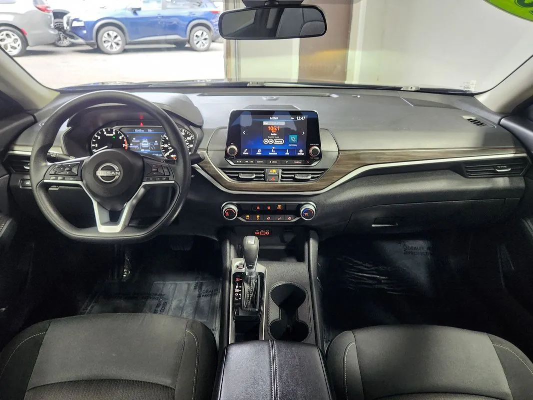 Nissan Altima photo 15