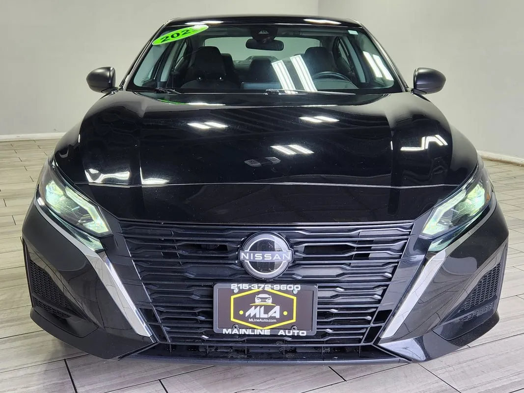Nissan Altima photo 8