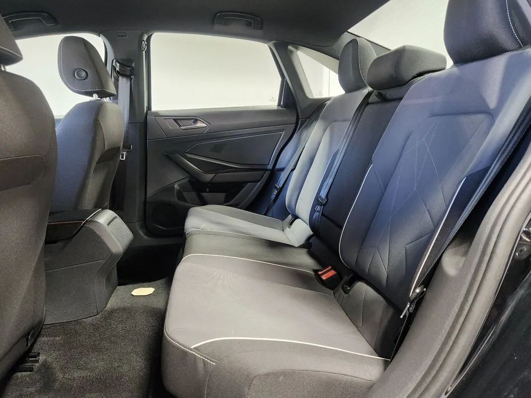 Volkswagen Jetta photo 13