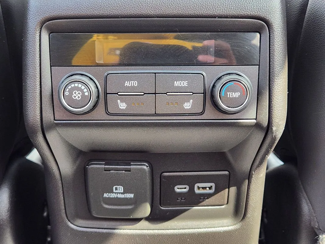 GMC Acadia photo 15