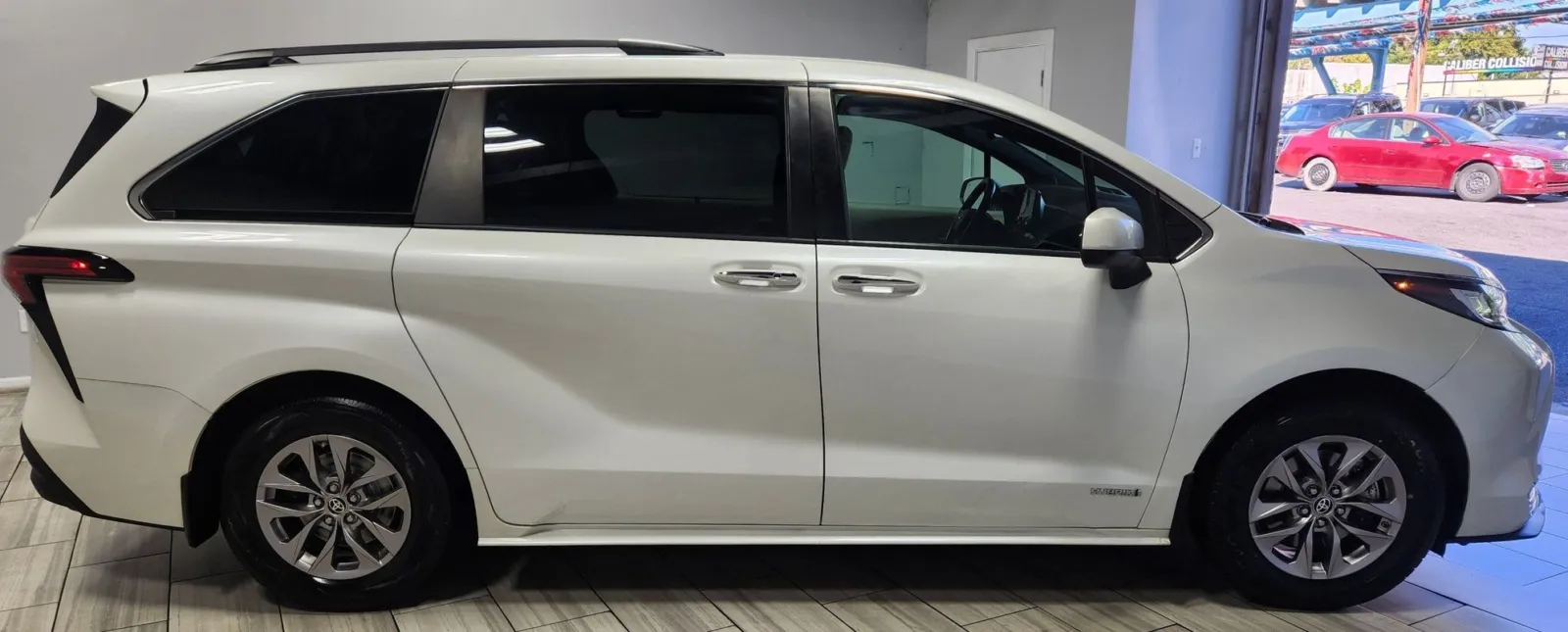 Toyota Sienna photo 6
