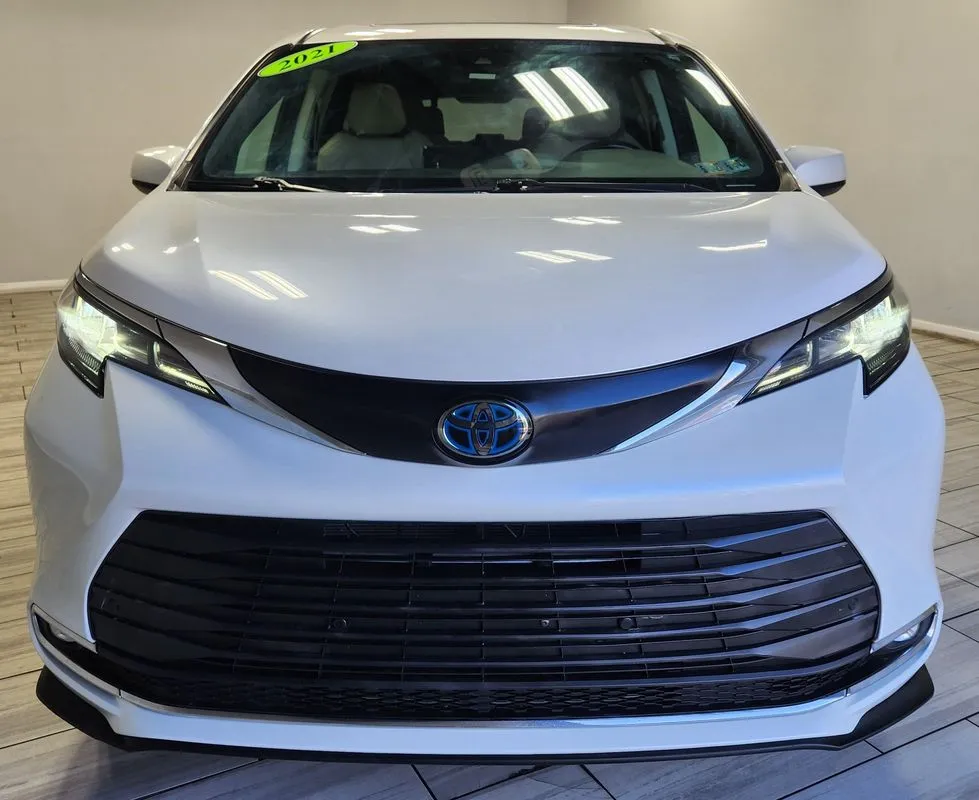 Toyota Sienna photo 8