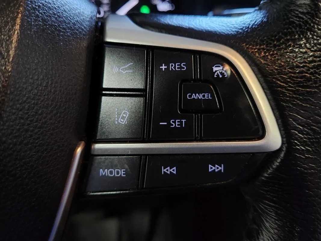 Toyota Sienna photo 17