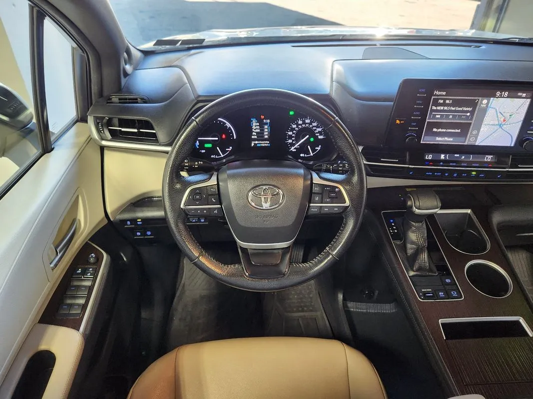 Toyota Sienna photo 16