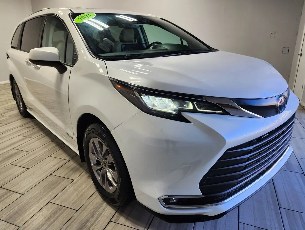 Toyota Sienna photo 7