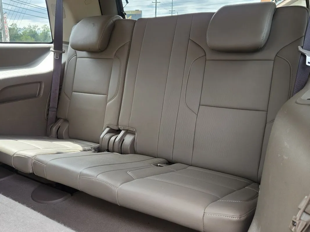 Chevrolet Tahoe photo 14