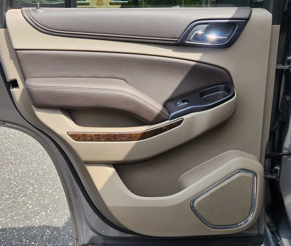 Chevrolet Tahoe photo 12