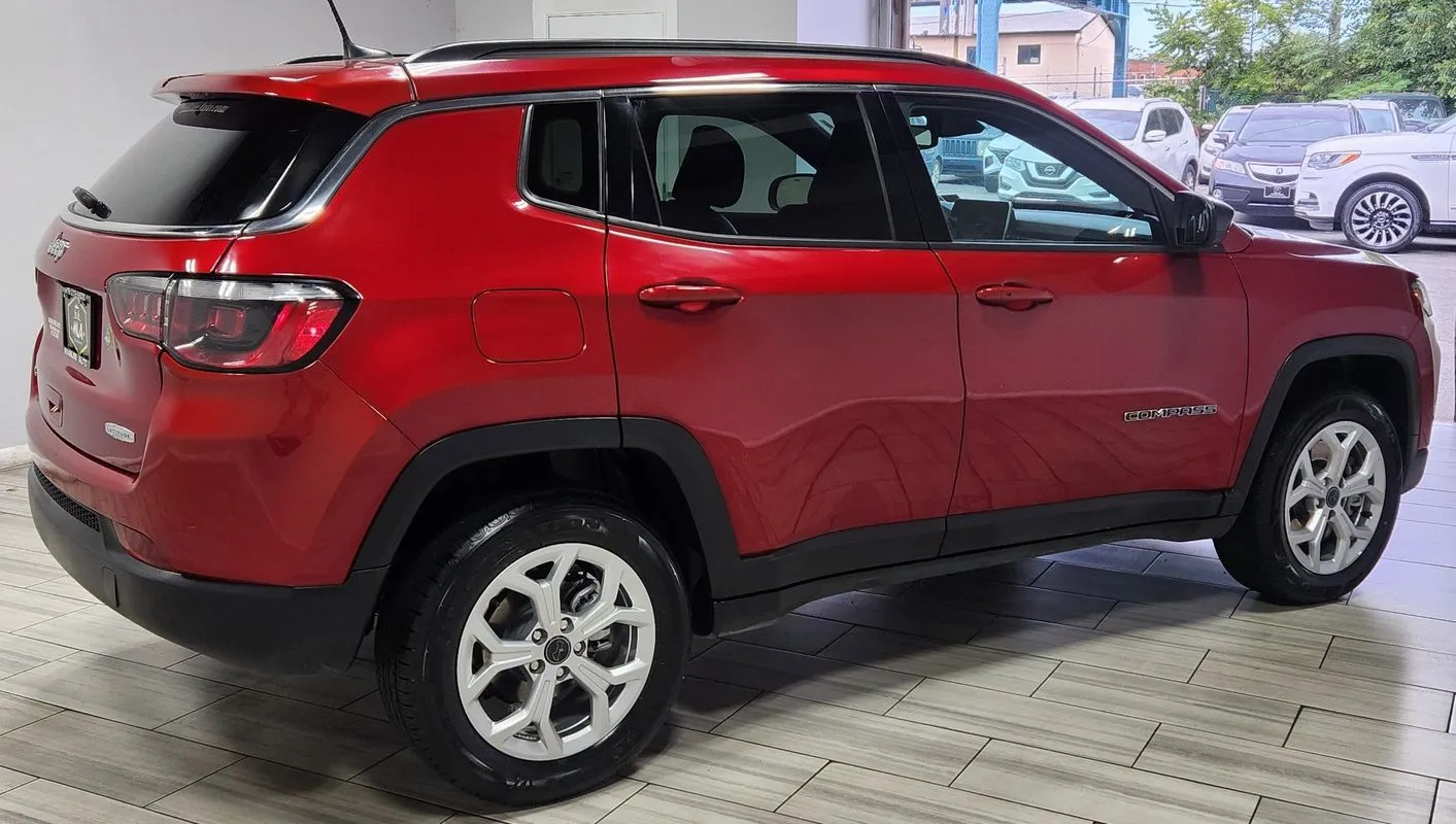 More photos of 2025 Jeep Compass Latitude 4x4 at Torresdale Ave, PA