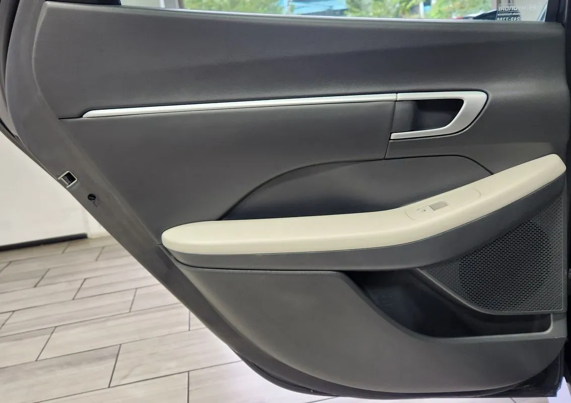 Hyundai Sonata photo 12