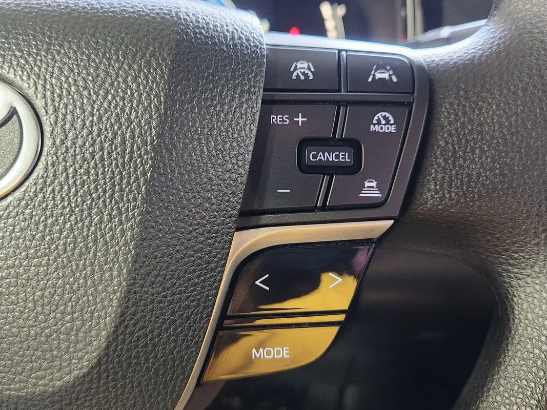 Toyota Camry photo 16