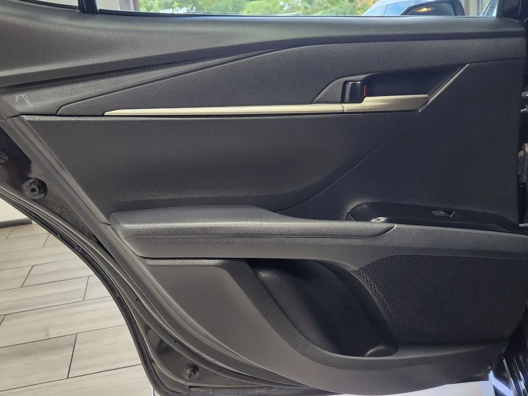 Toyota Camry photo 11