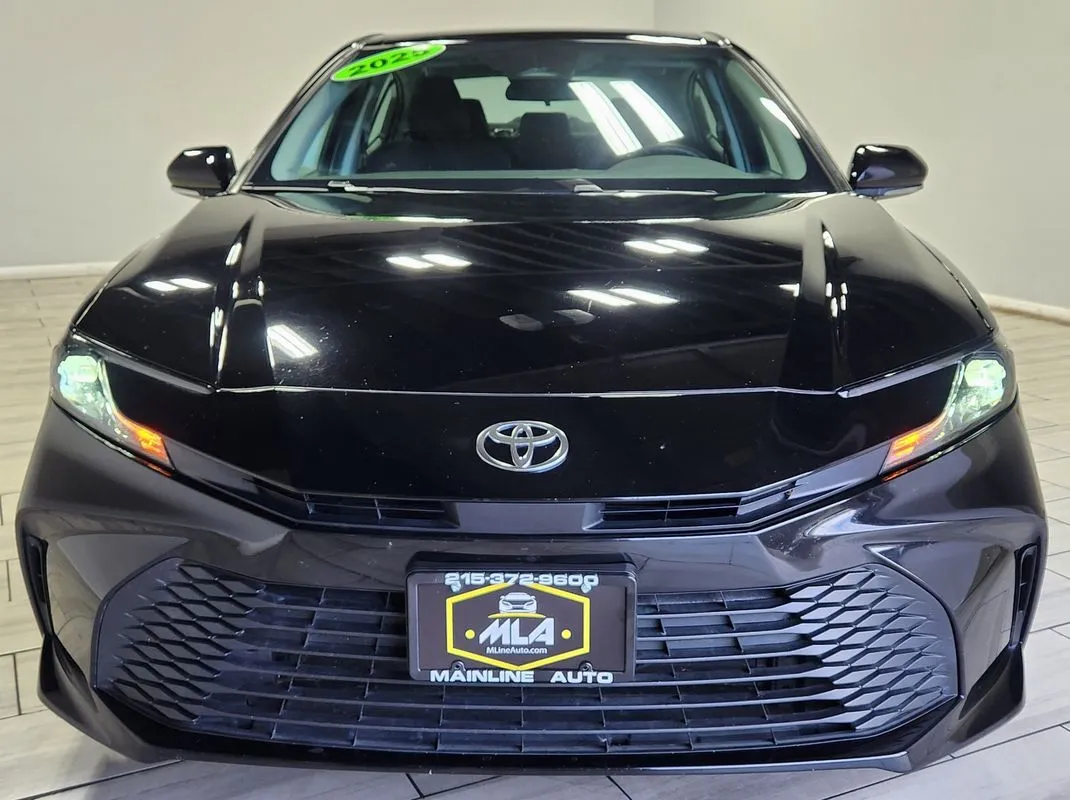 Toyota Camry photo 8