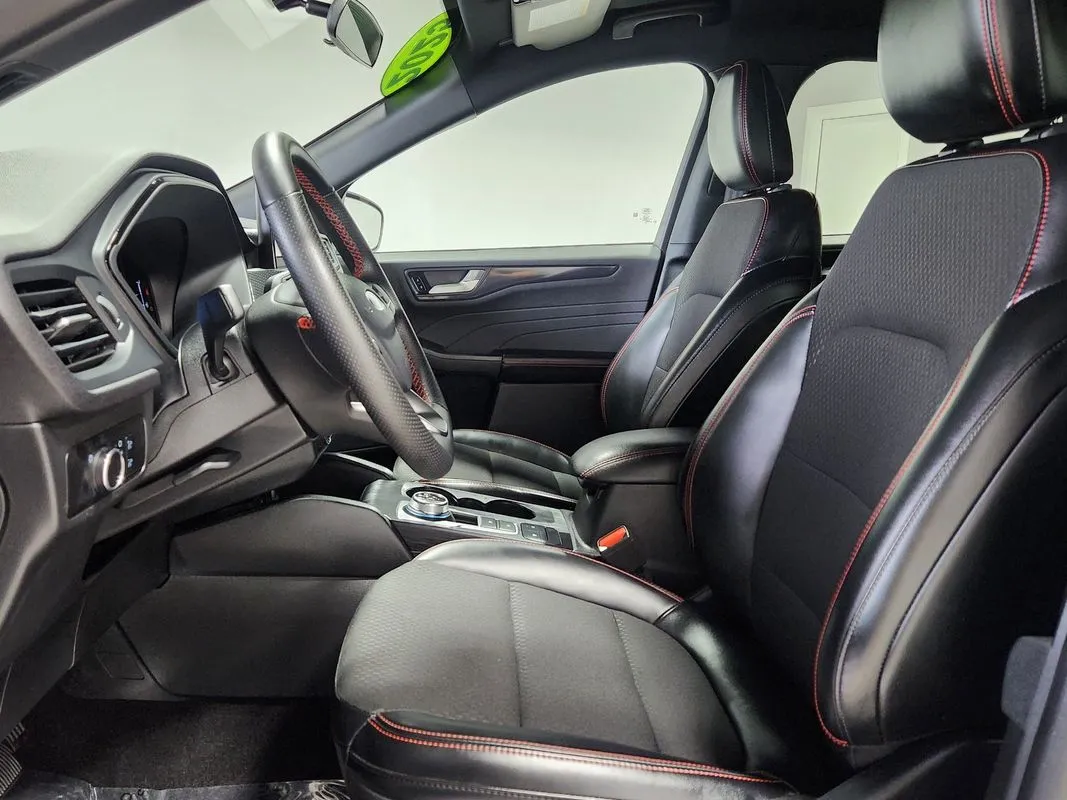 Ford Escape photo 11