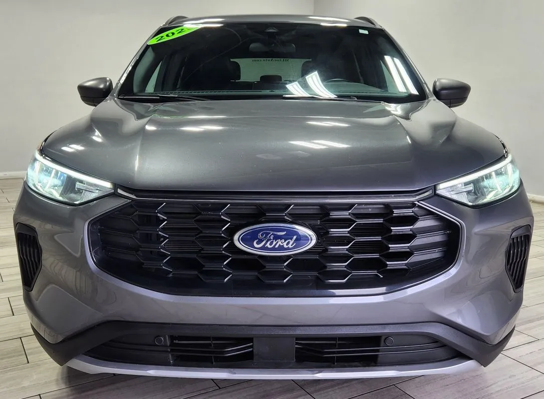 Ford Escape photo 8