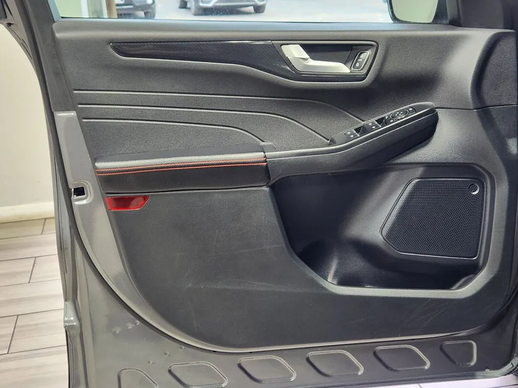 Ford Escape photo 10