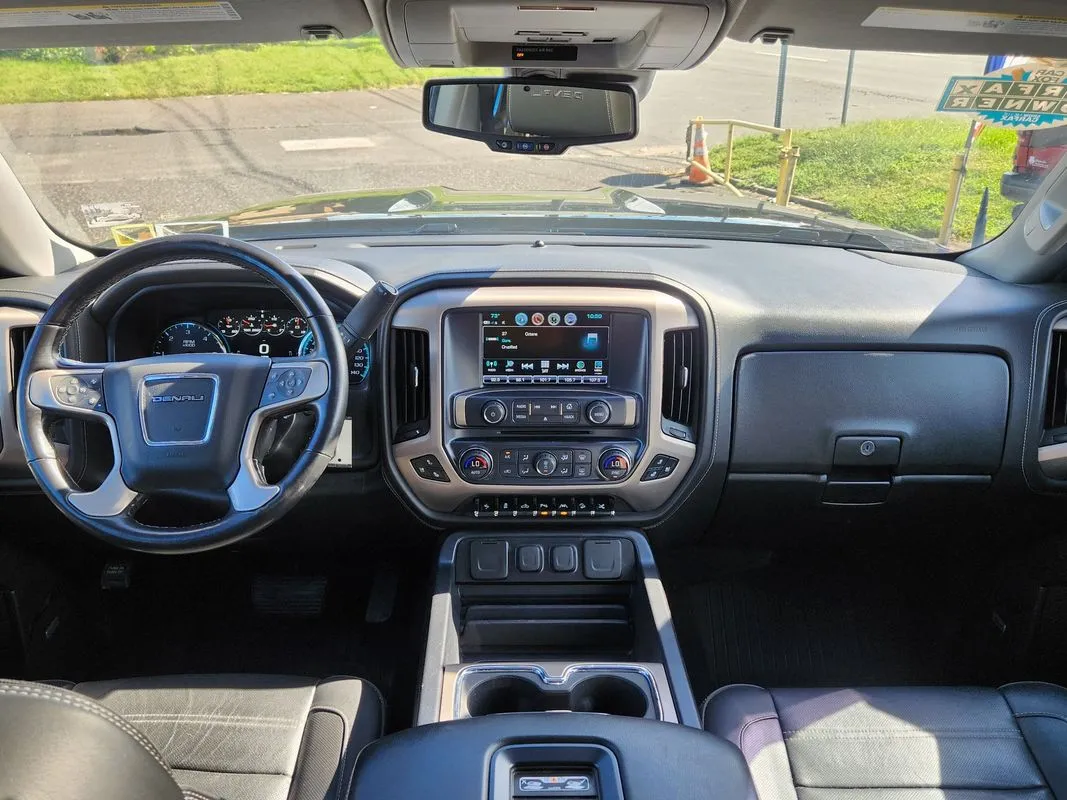 GMC Sierra photo 15