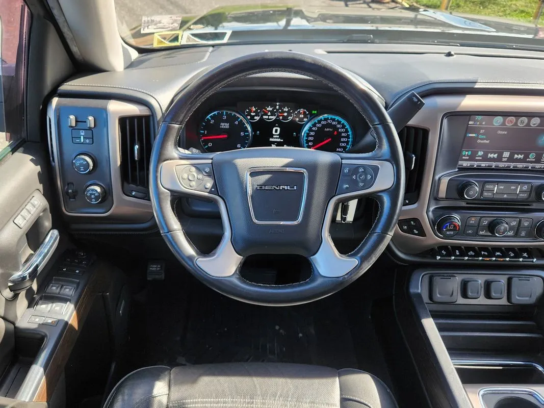 GMC Sierra photo 16