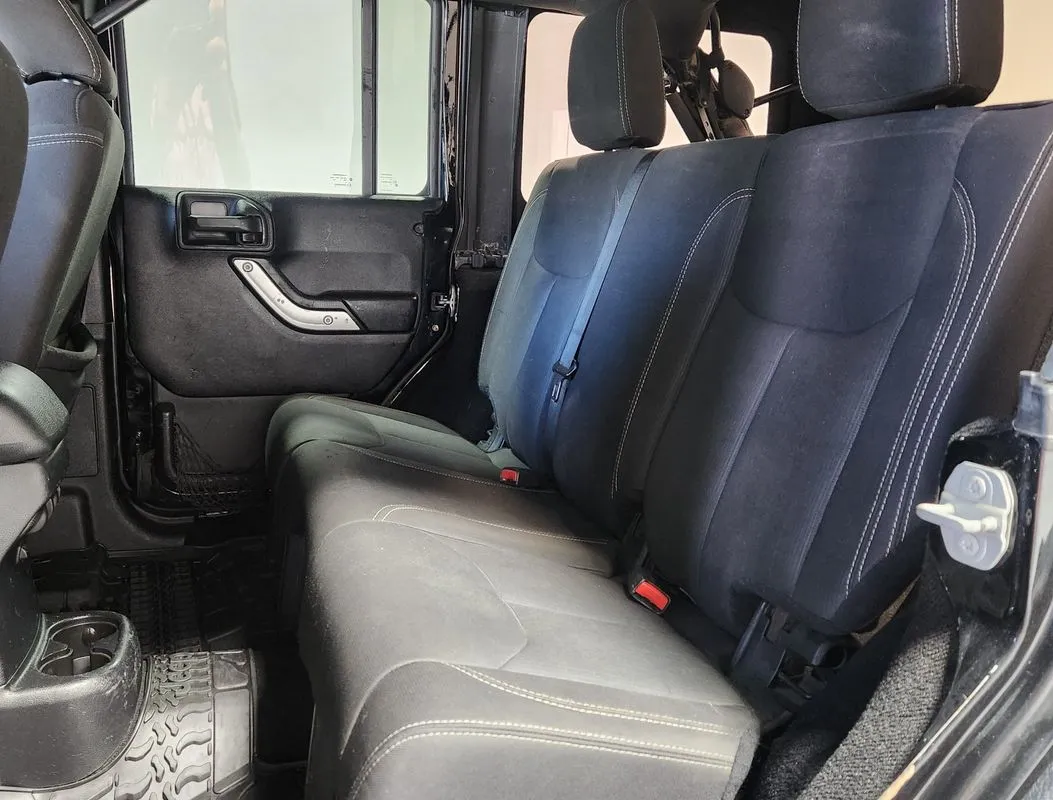 Jeep Wrangler photo 13
