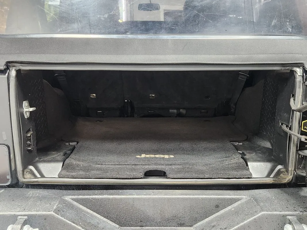 Jeep Wrangler photo 14