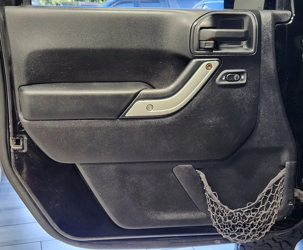 Jeep Wrangler photo 10
