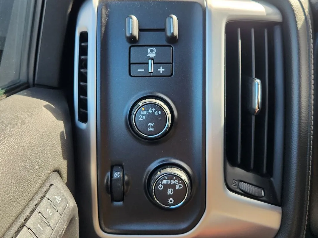 GMC Sierra photo 17