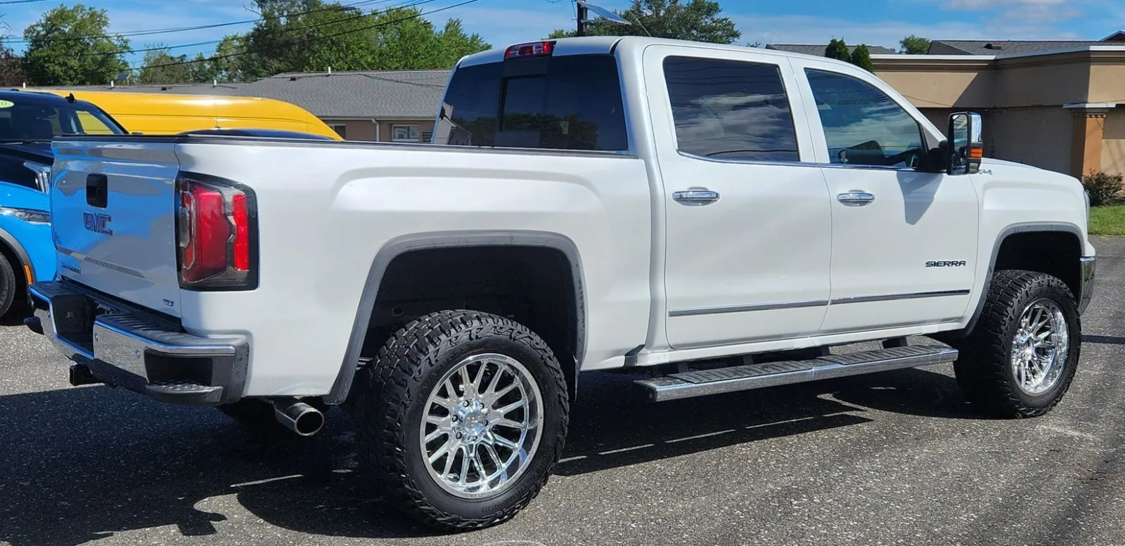 More photos of 2018 GMC Sierra 1500 SLT at Torresdale Ave, PA