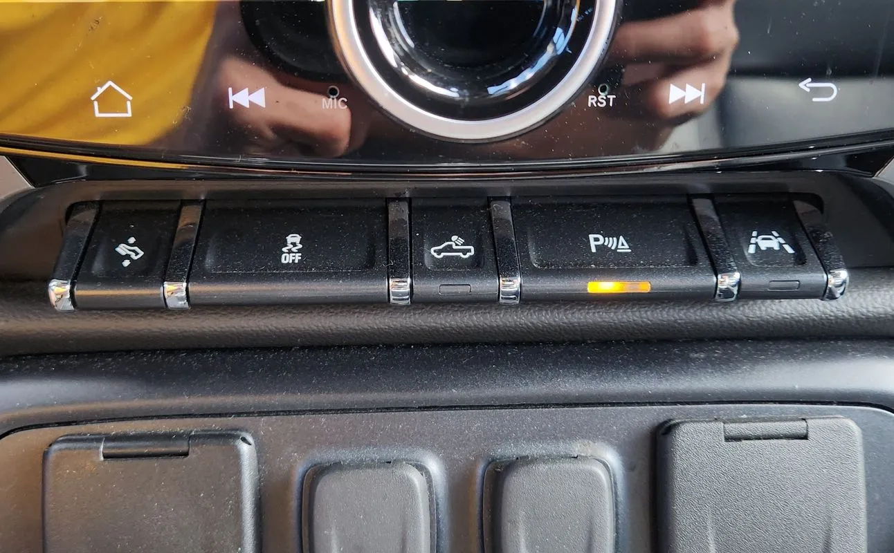 GMC Sierra photo 25