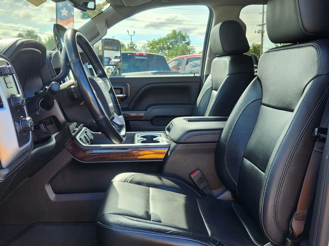 GMC Sierra photo 11