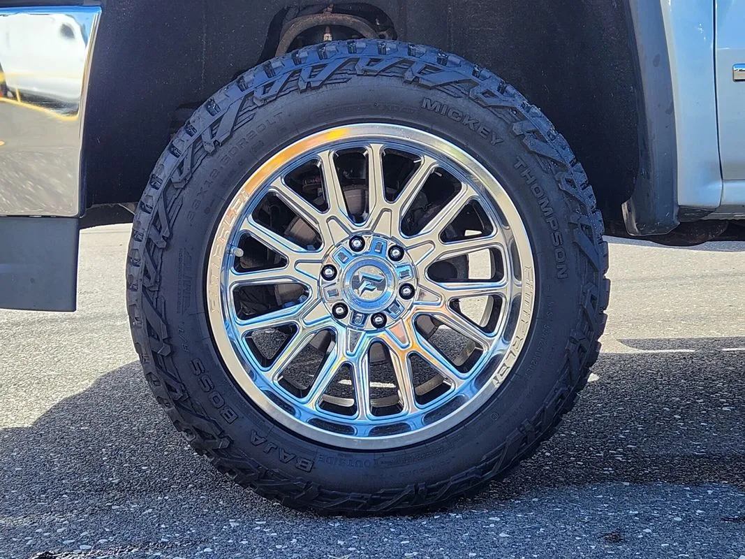 GMC Sierra photo 9