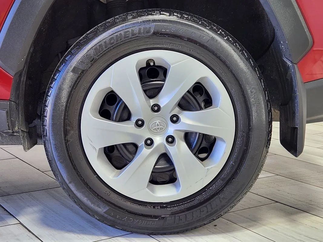 Toyota RAV4 photo 9