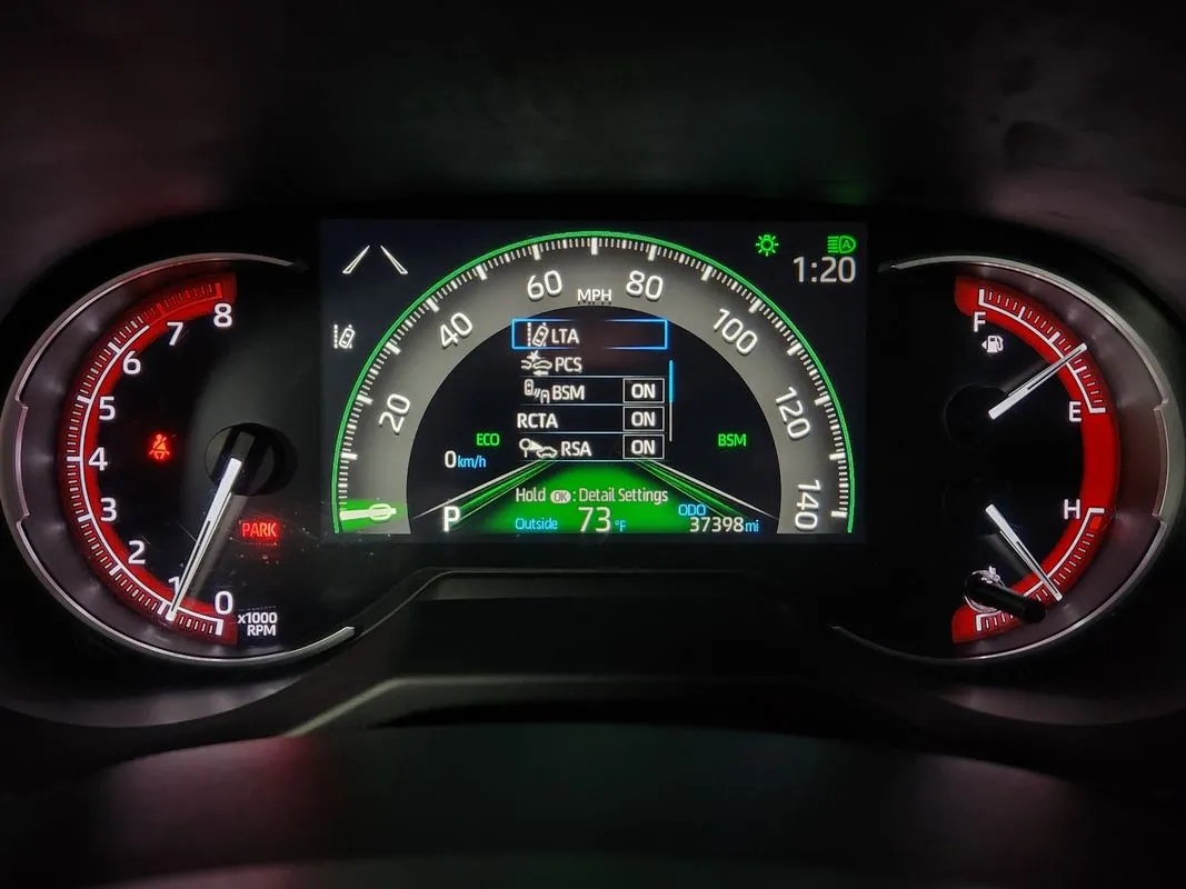 Toyota RAV4 photo 18