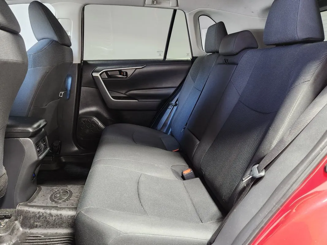 Toyota RAV4 photo 13