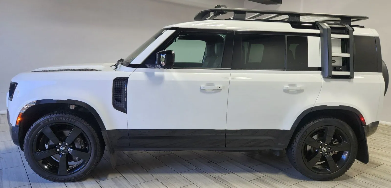 Photos of 2022 Land Rover Defender 110 X-Dynamic HSE for sale in Philadelphia, PA at Torresdale Ave