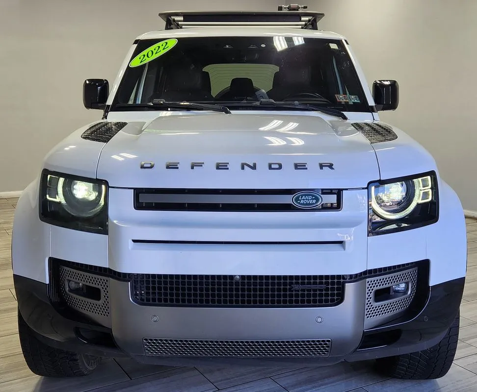 Land Rover Defender photo 8