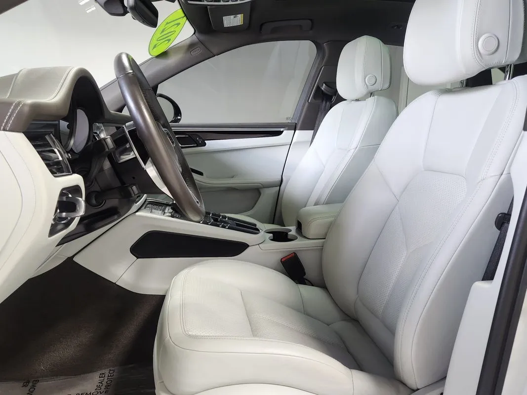 Porsche Macan photo 9