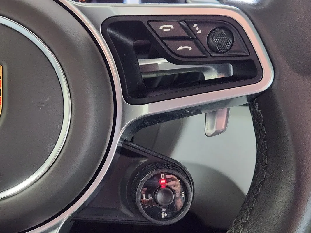 Porsche Macan photo 16