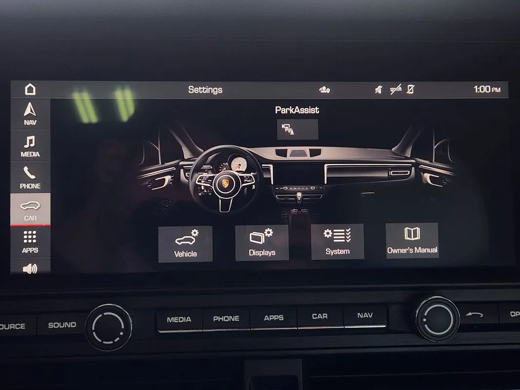 Porsche Macan photo 21