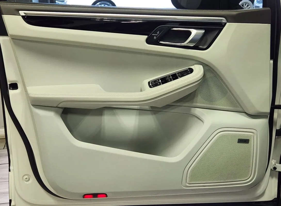 Porsche Macan photo 8