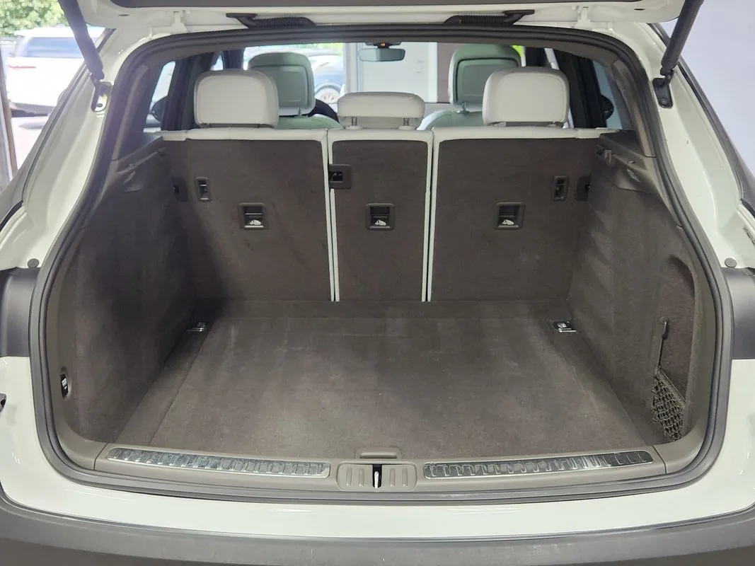 Porsche Macan photo 12