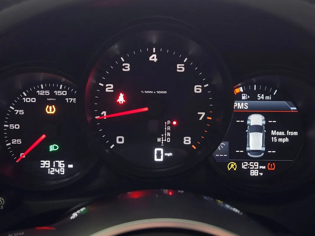 Porsche Macan photo 18