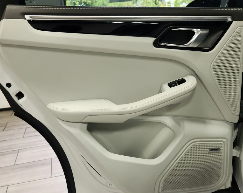 Porsche Macan photo 10
