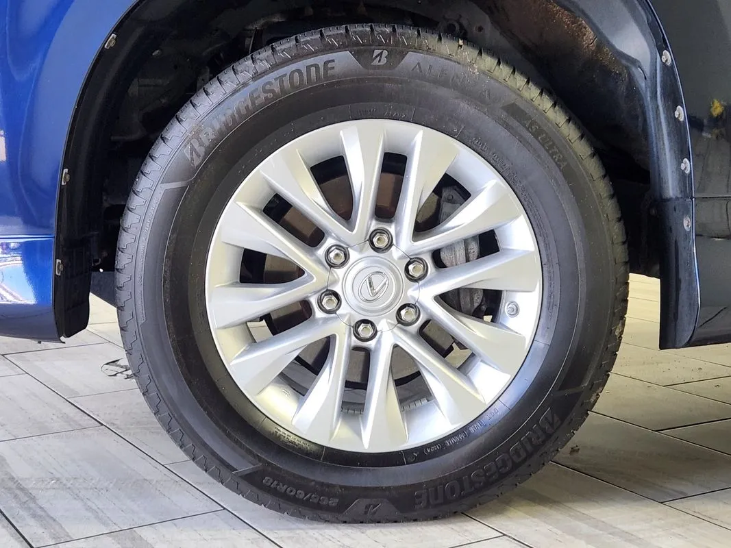 Lexus GX photo 9
