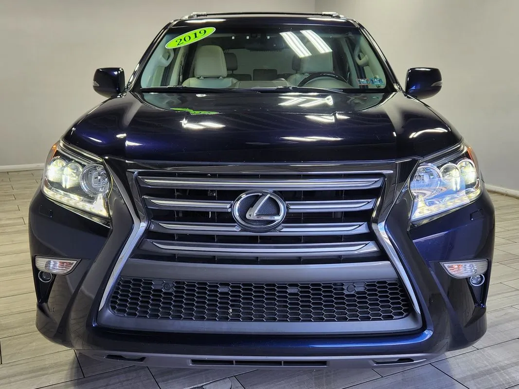 Lexus GX photo 8