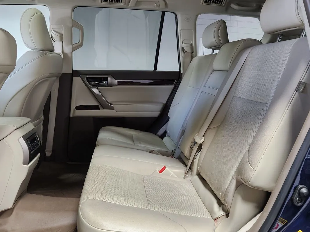 Lexus GX photo 13