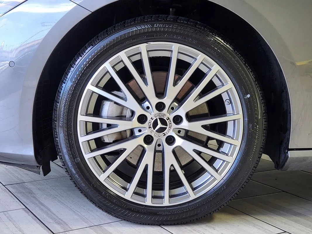 Mercedes-Benz CLA 250 photo 9