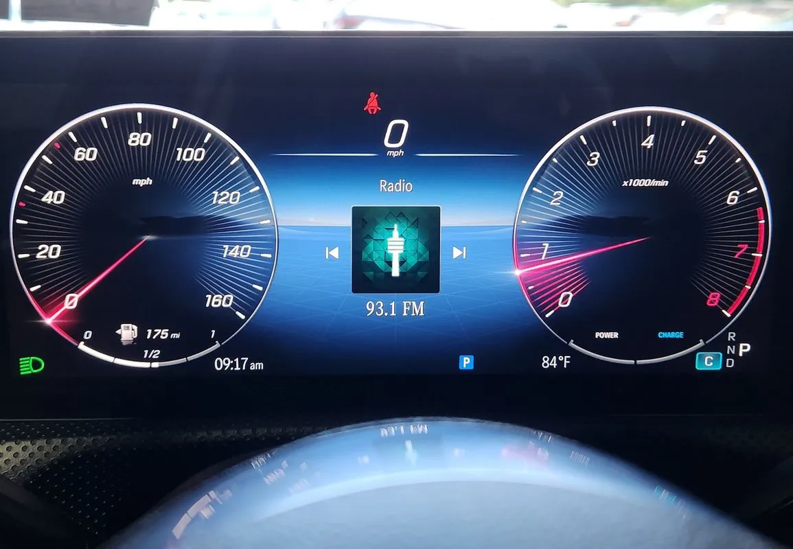Mercedes-Benz CLA 250 photo 20