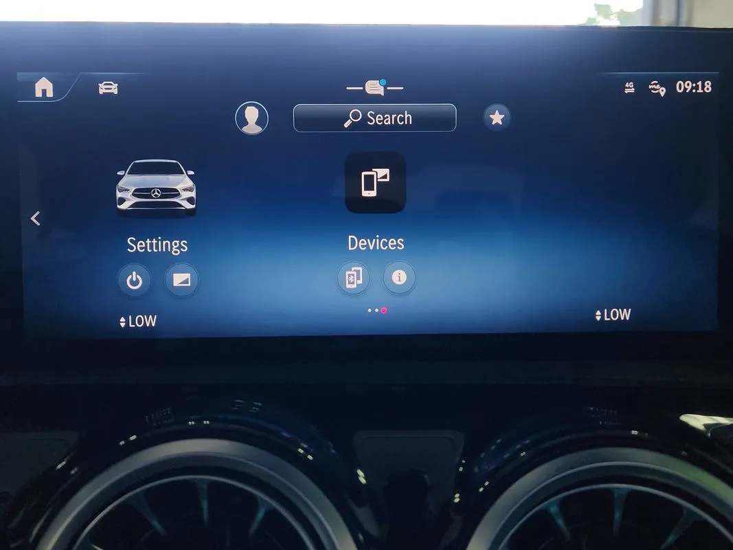 Mercedes-Benz CLA 250 photo 22
