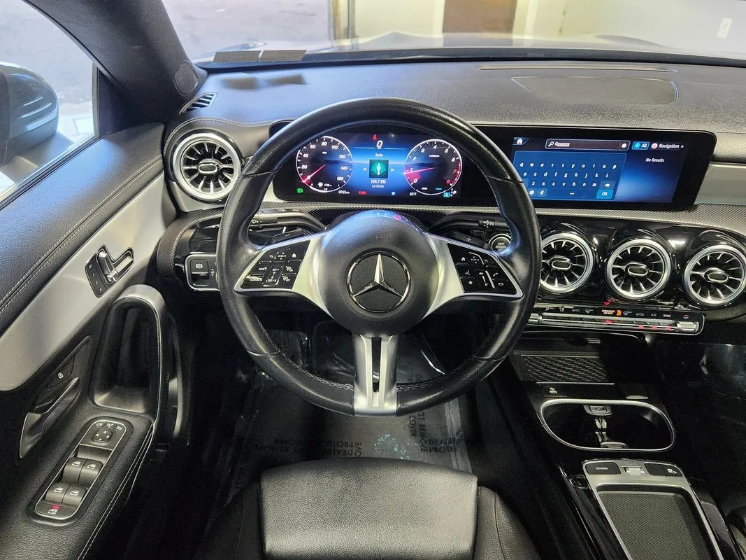 Mercedes-Benz CLA 250 photo 17