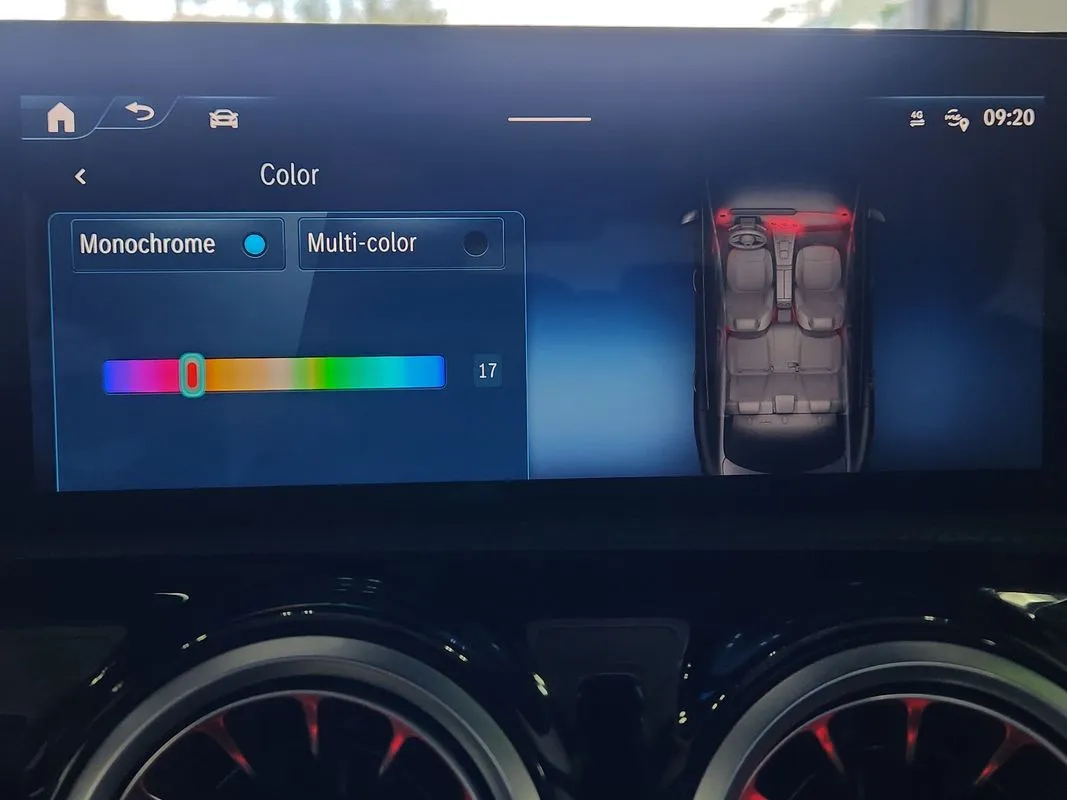 Mercedes-Benz CLA 250 photo 27